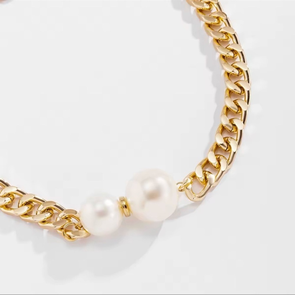Ginevra Pearl Gold Chain Statement Necklace - Picture 5 of 11